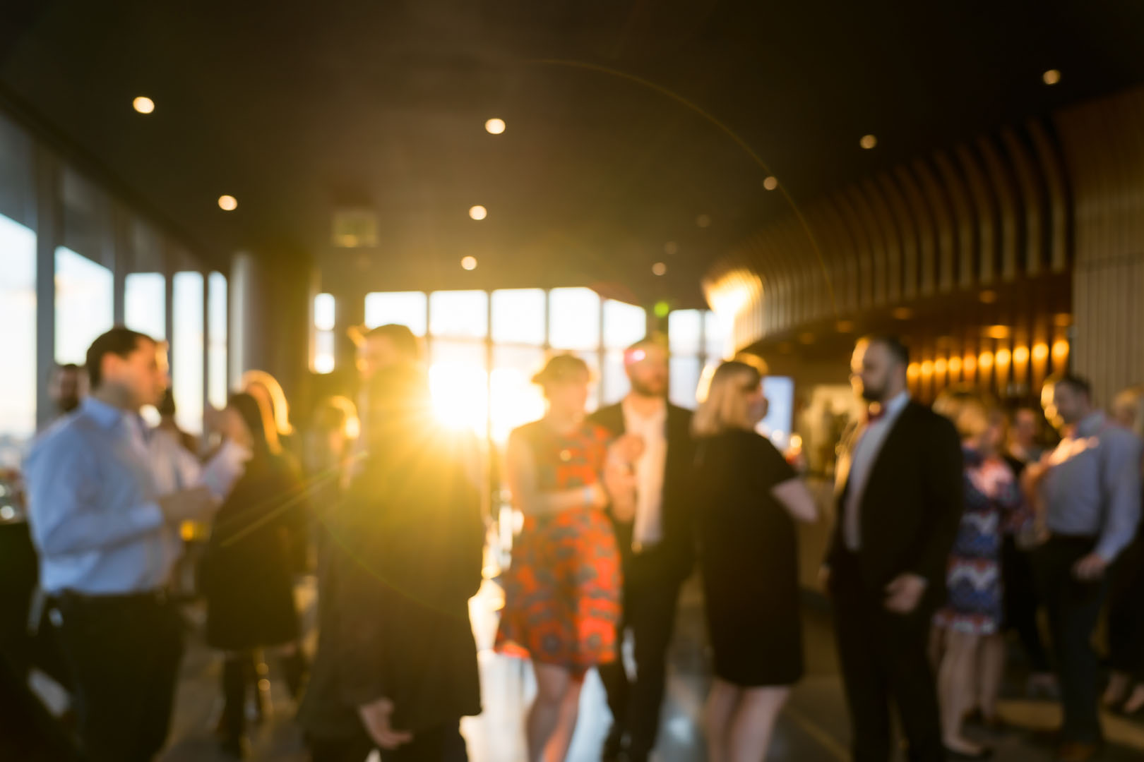 Blurred photo Crowd of unrecognizable business people standing a